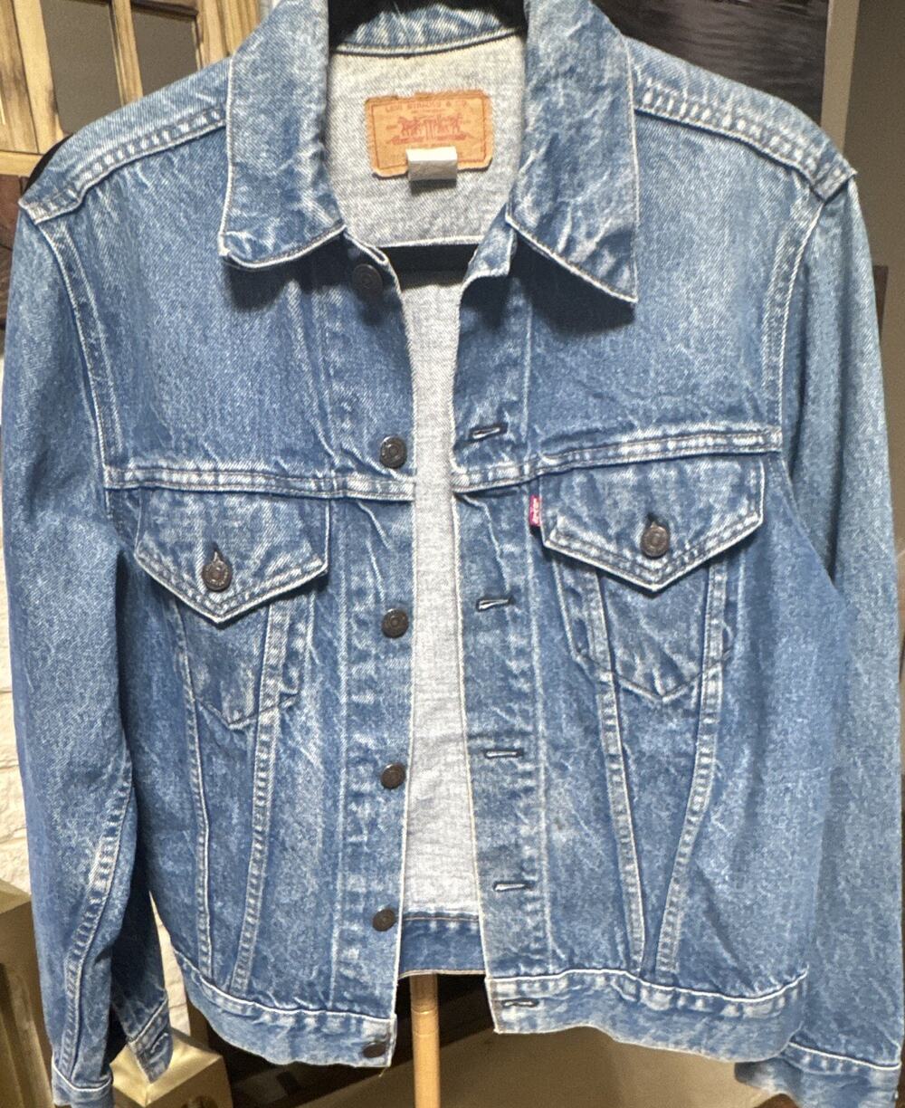 Vintage August 1979 (Code 089) Levi's 70505-0213 Type III Denim Trucker Jacket.
